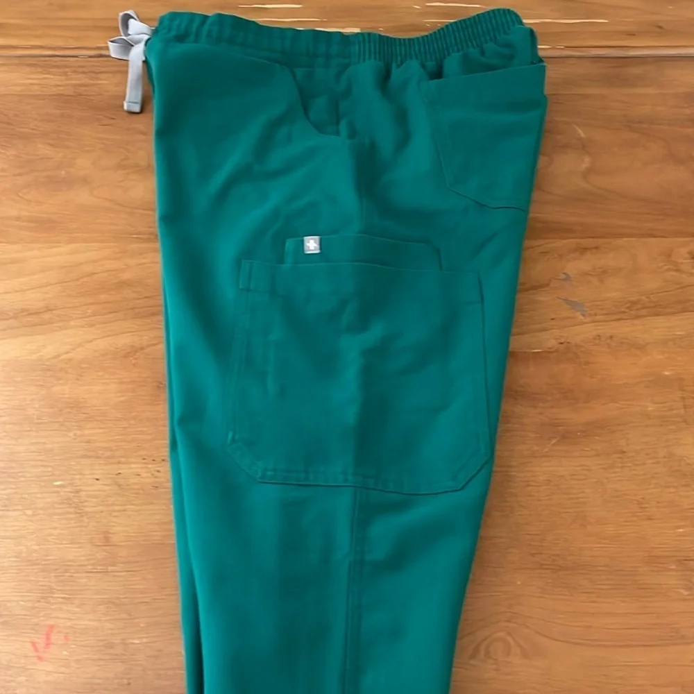 FIGS Technical Collection Pants Size Small